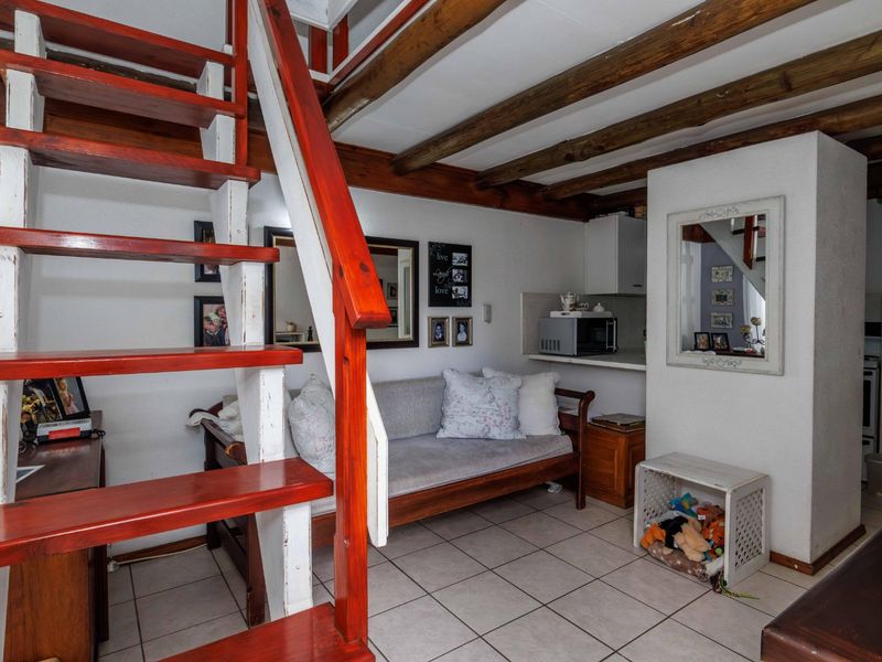 Charming Garden Townhouse in the heart of Edenglen - Photo 6