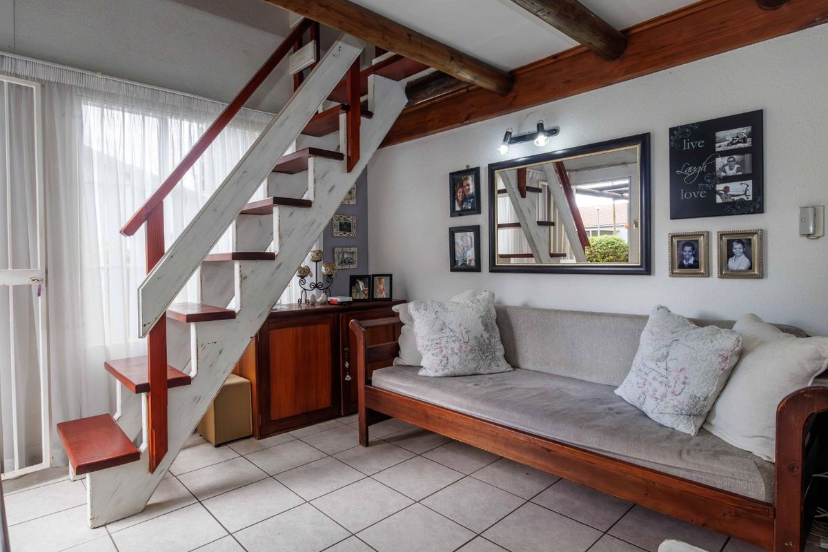 Charming Garden Townhouse in the heart of Edenglen - Photo 5