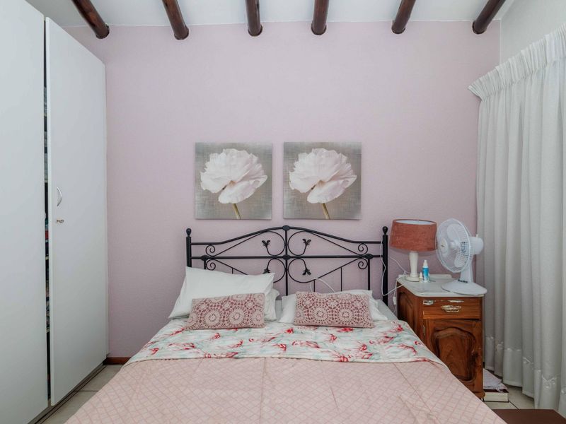 Charming Garden Townhouse in the heart of Edenglen - Photo 10