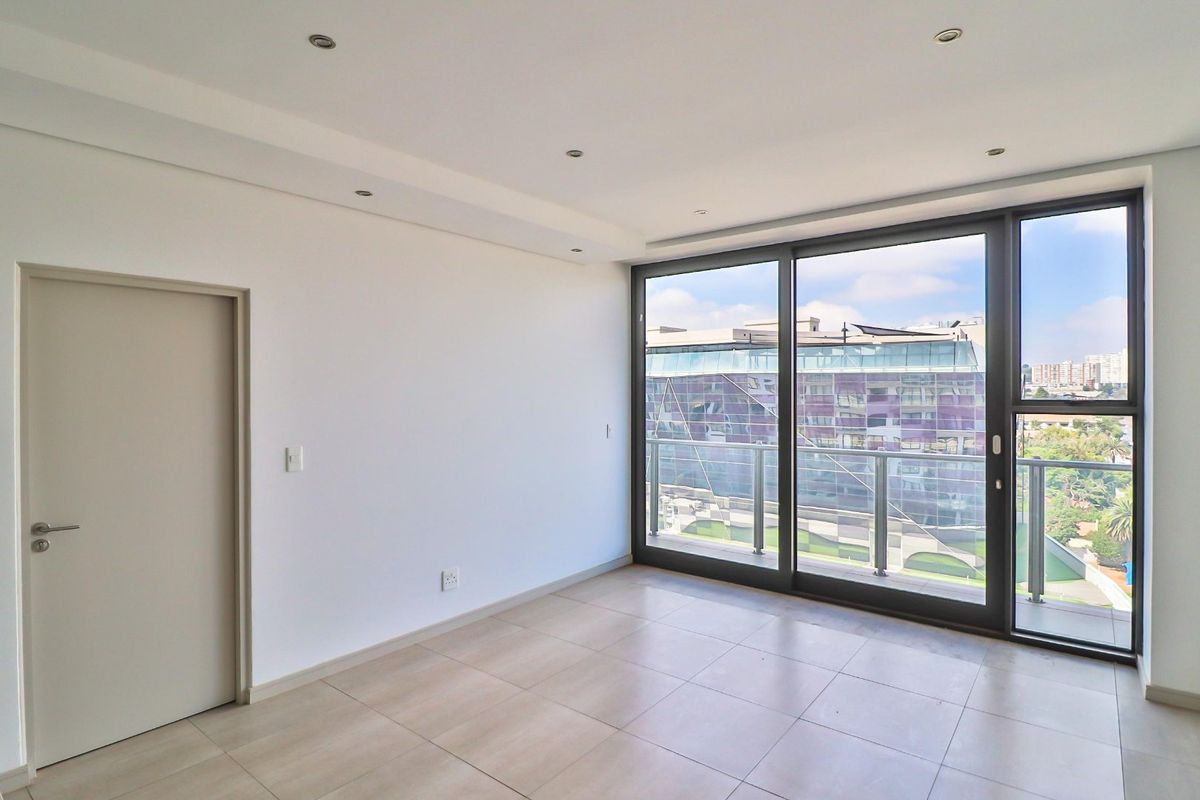 Modern 1-Bedroom Apartment To Let - Photo 4