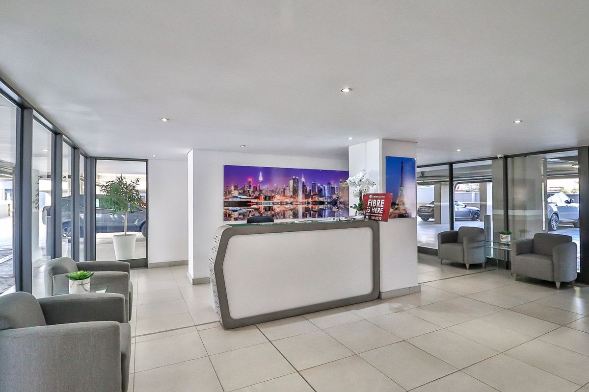 Modern 1-Bedroom Apartment To Let - Photo 2