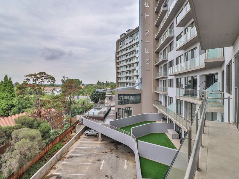 Modern 1-Bedroom Apartment To Let - Photo 1