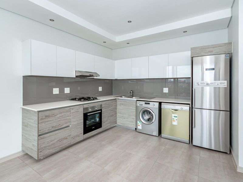 Modern 1-Bedroom Apartment To Let - Photo 3
