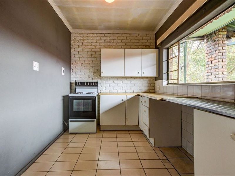 Affordable Comfort In A Cozy Family Home - Photo 1