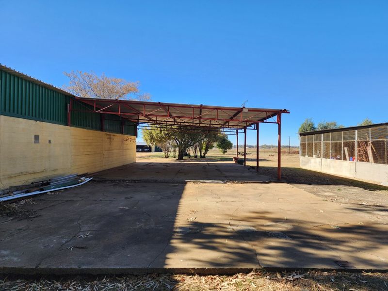 30 Hectare Farm with Extensive Infrastructure & Optional Turnkey Business Opportunity - Photo 7