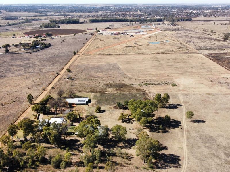 30 Hectare Farm with Extensive Infrastructure & Optional Turnkey Business Opportunity - Photo 3