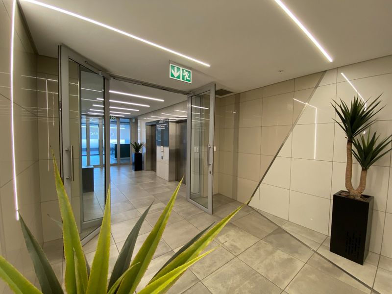 Modern Semi-Serviced Office Available In Menlyn - Photo 5