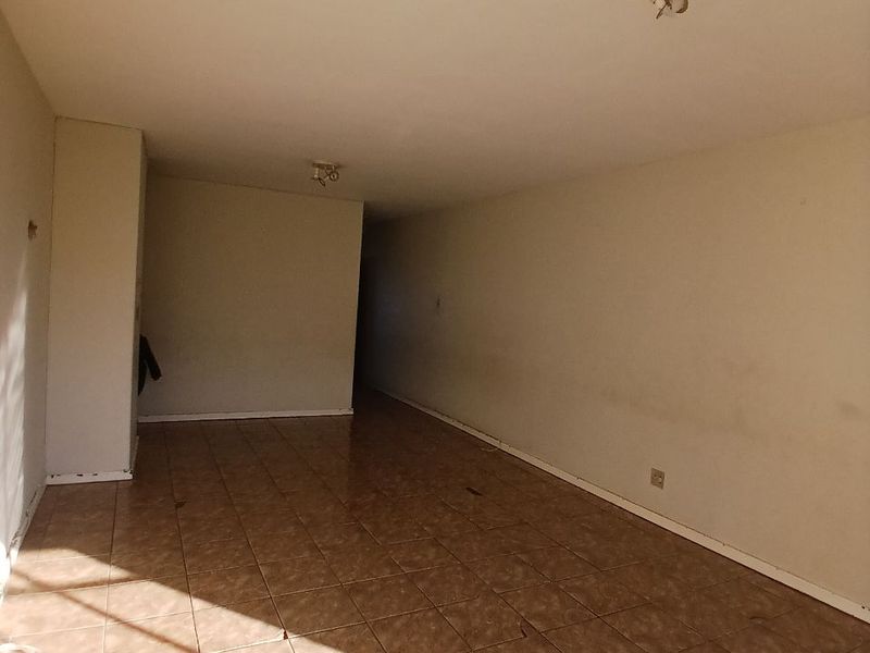Comfortable 2-Bedroom Apartment in a Convenient Horizon View Location - Photo 10