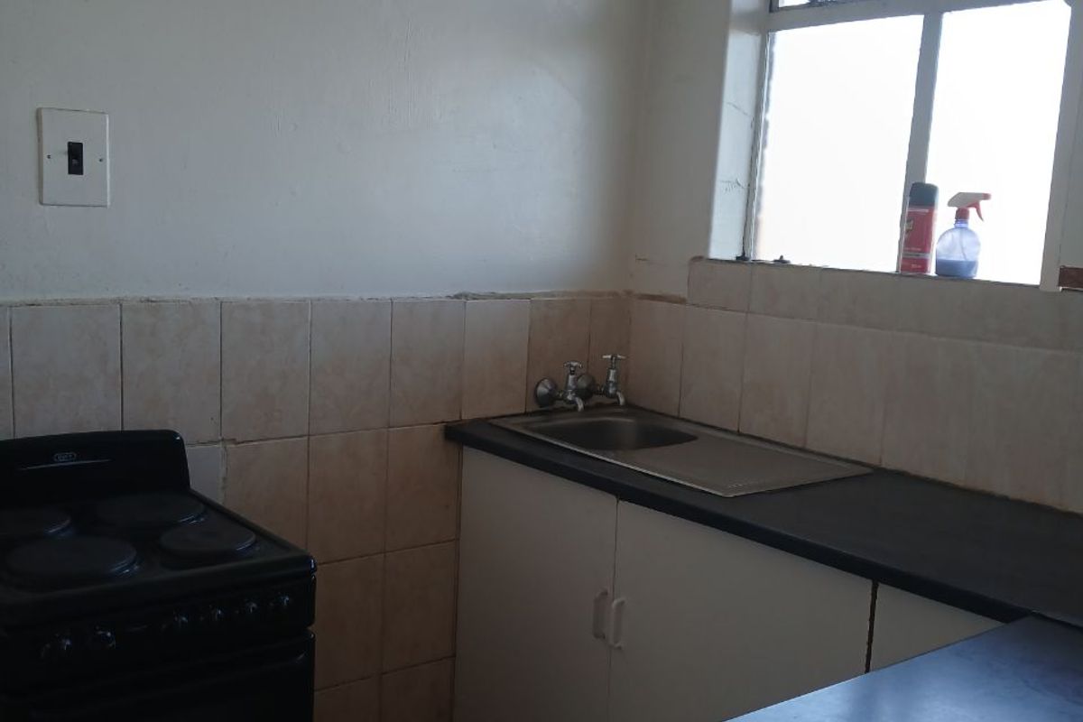 Comfortable 2-Bedroom Apartment in a Convenient Horizon View Location - Photo 4