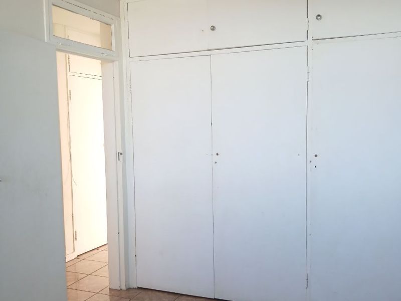 Comfortable 2-Bedroom Apartment in a Convenient Horizon View Location - Photo 8