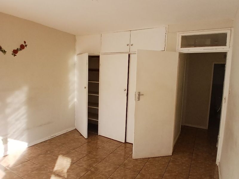 Comfortable 2-Bedroom Apartment in a Convenient Horizon View Location - Photo 5