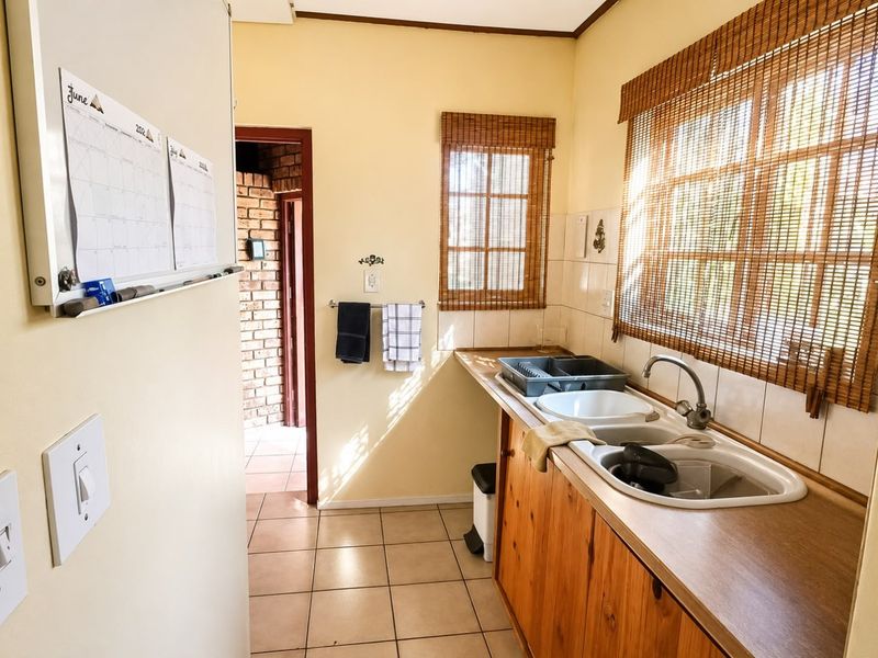 25Ha Bush-veld Retreat | Spacious Family Home with Exceptional Views - Photo 9