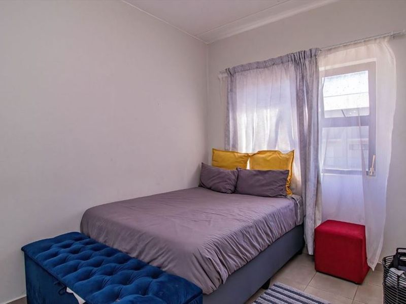 Perfect Two-Bedroom Home for Easy Living - Photo 3