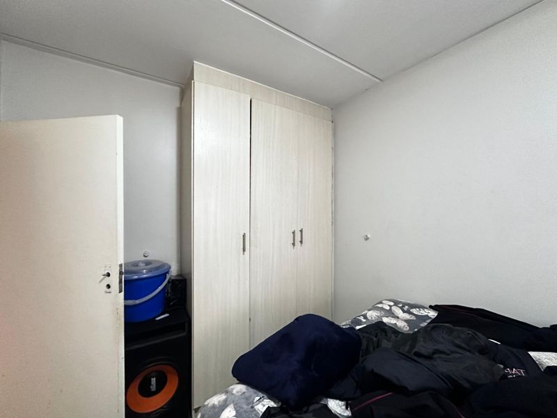 2-Bedroom Ground Floor Apartment to Rent in Theda Oaks – R7,000 per Month - Photo 10
