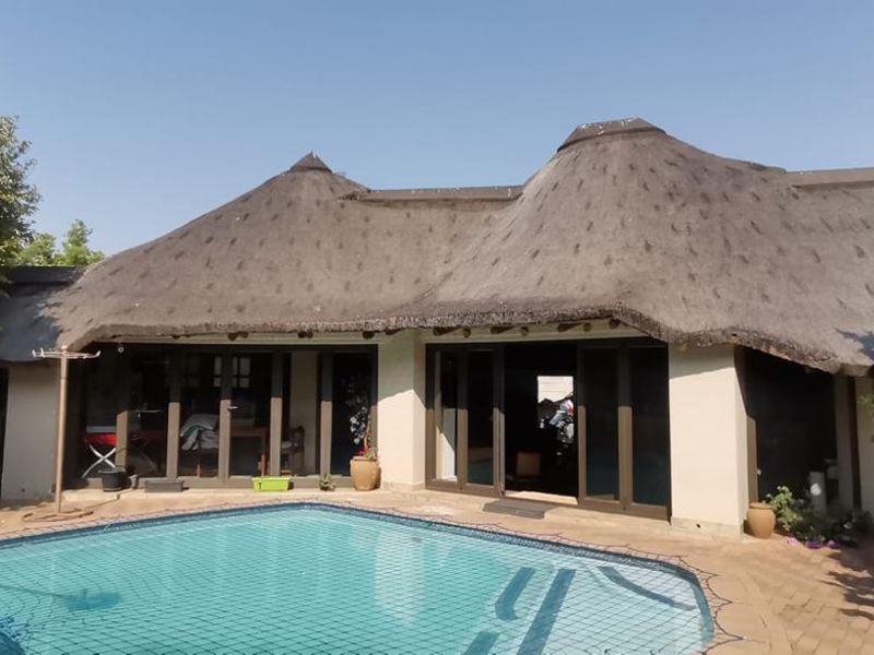 Stunning and spacious property to rent - Photo 2