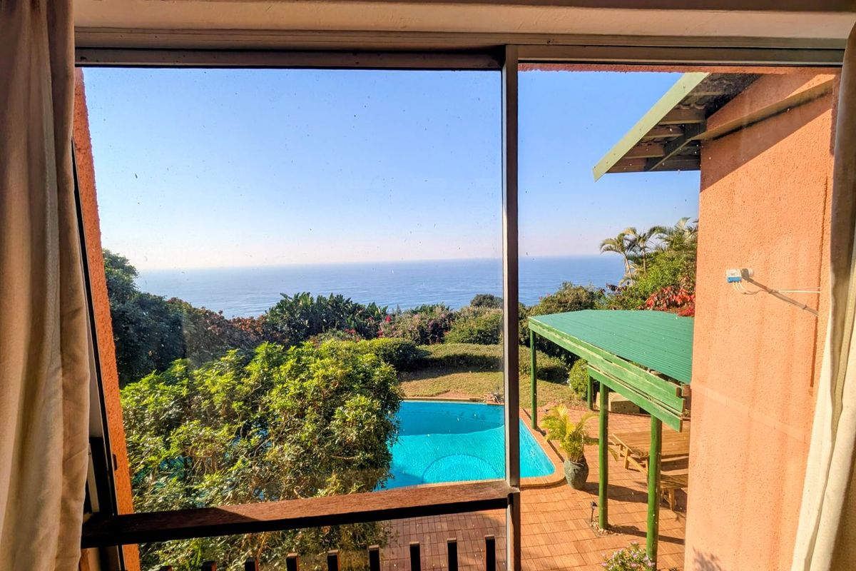 Umdloti - This charming unit is on a shared property in a lovely tranquil setting - lovely sea and vegetation outlook -  unfurnished - Available 1st of August - Photo 4
