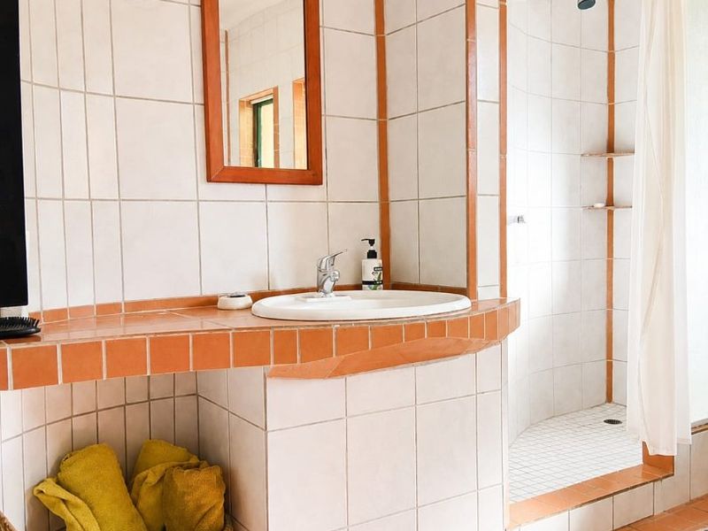 Umdloti - This charming unit is on a shared property in a lovely tranquil setting - lovely sea and vegetation outlook -  unfurnished - Available 1st of August - Photo 9