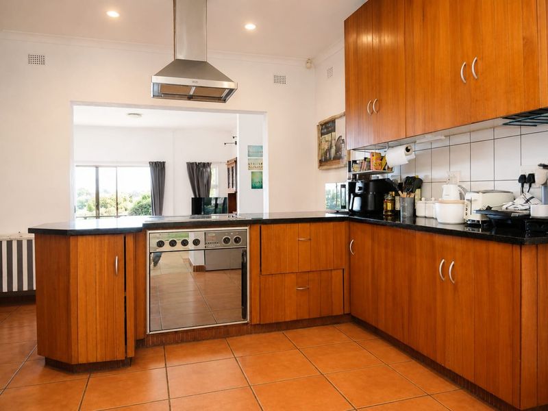 Umdloti - This charming unit is on a shared property in a lovely tranquil setting - lovely sea and vegetation outlook -  unfurnished - Available 1st of August - Photo 7