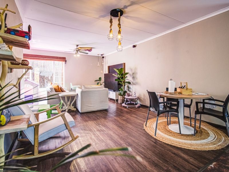 Chic Cluster Living at Its Best   - Photo 8