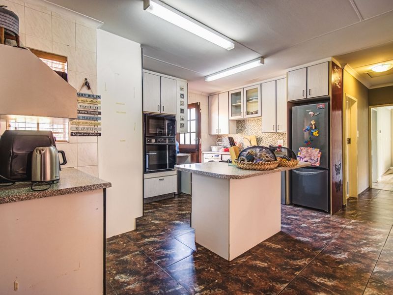 Chic Cluster Living at Its Best   - Photo 3