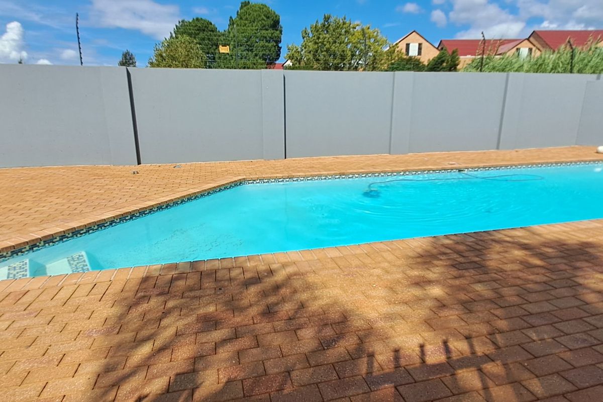 Family home in a Lifestyle Estate - Photo 4