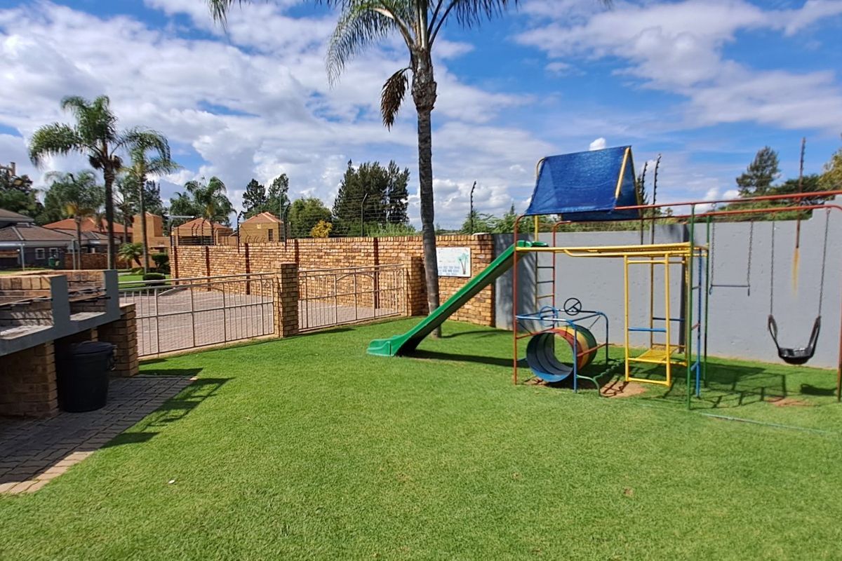 Family home in a Lifestyle Estate - Photo 2