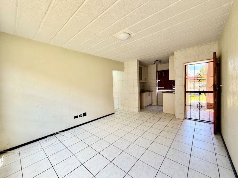 2 Bed Town house in Norkem Park for Rent - Photo 2