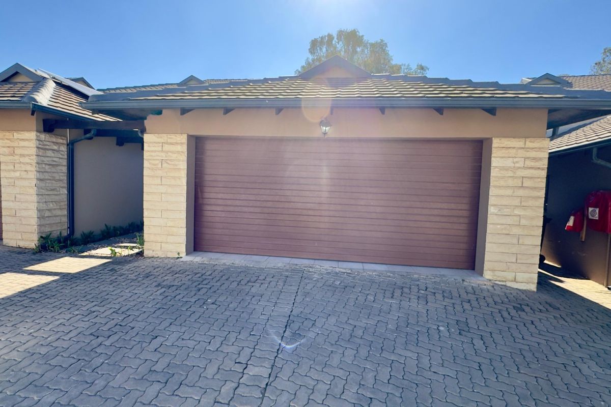 4 Bedroom 3.5 Bathroom house + Staff quatres. - Photo 4