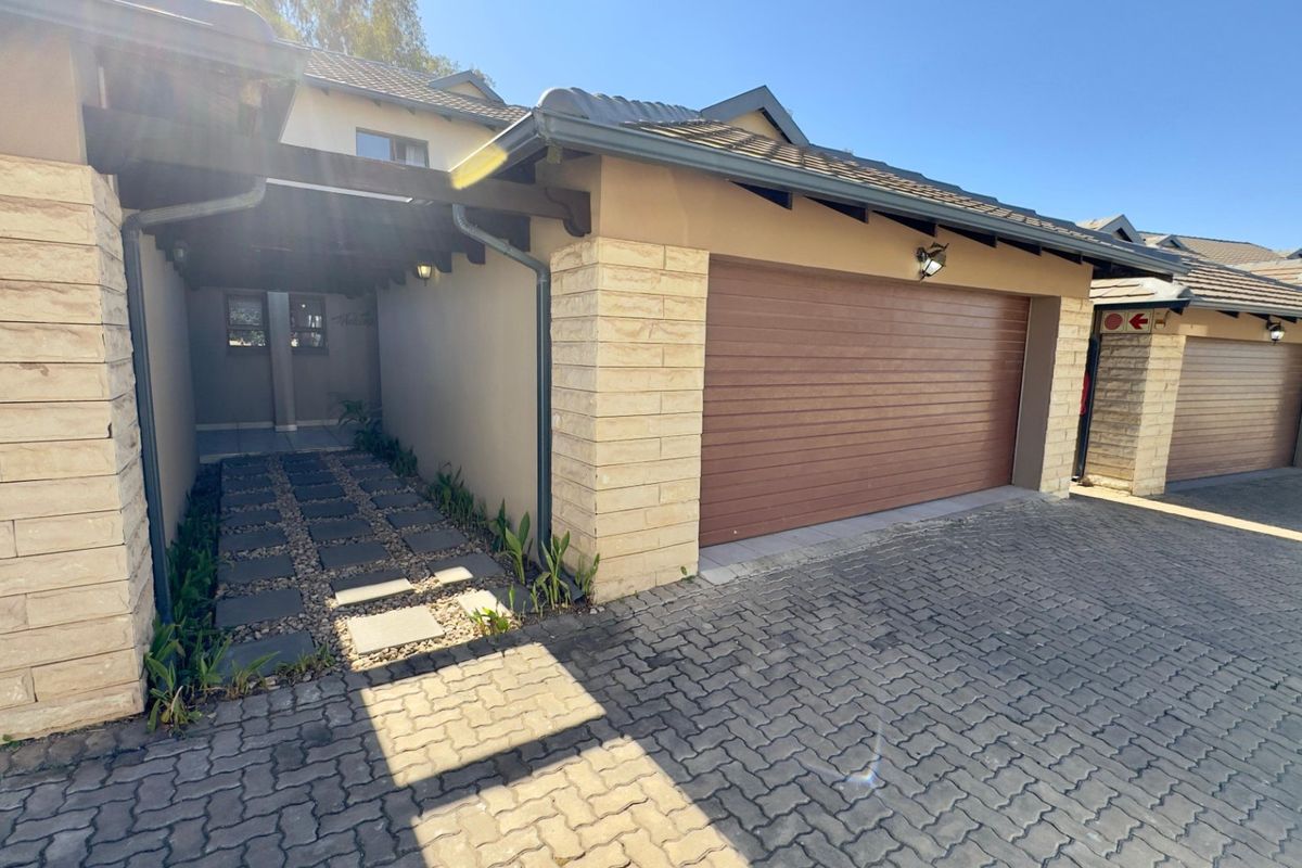 4 Bedroom 3.5 Bathroom house + Staff quatres. - Photo 3