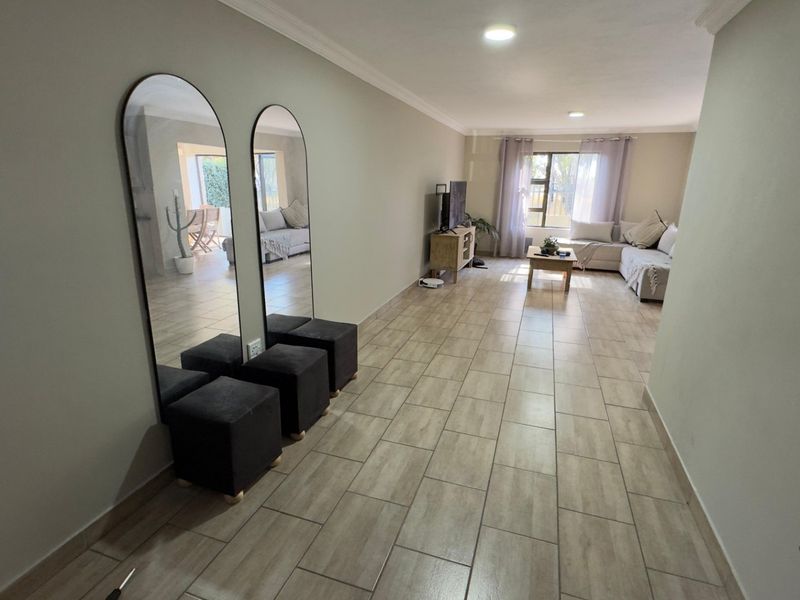 4 Bedroom 3.5 Bathroom house + Staff quatres. - Photo 7
