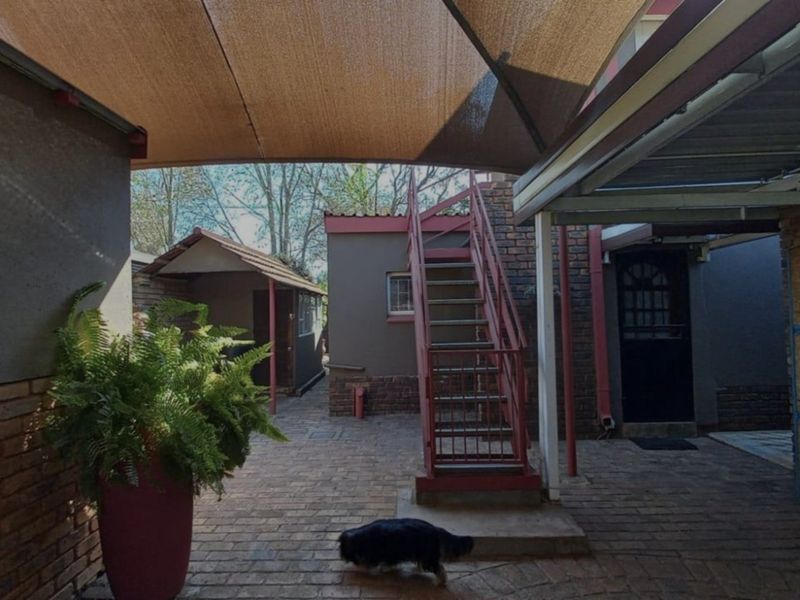 Spacious 3-Bed Family Home with Flatlet + Borehole in Daspoort | R1,835,000 - Photo 1