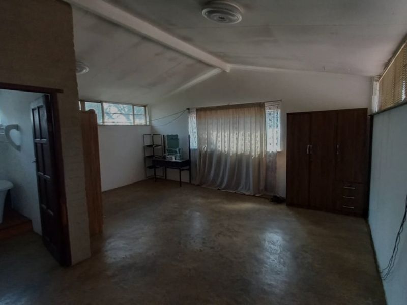 Spacious 3-Bed Family Home with Flatlet + Borehole in Daspoort | R1,835,000 - Photo 2