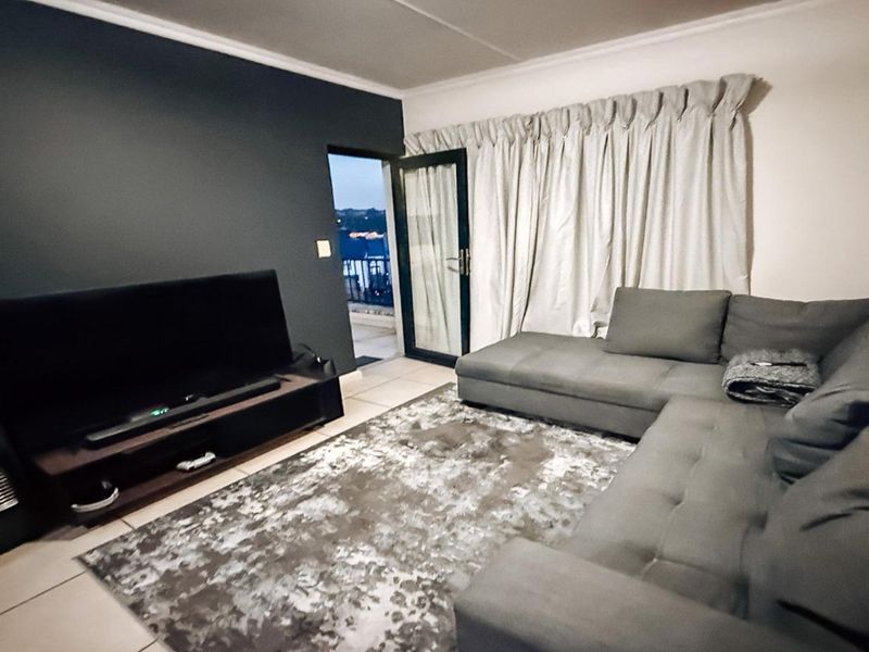 1 Bedroom Apartment forsale  in Olivedale - Photo 6