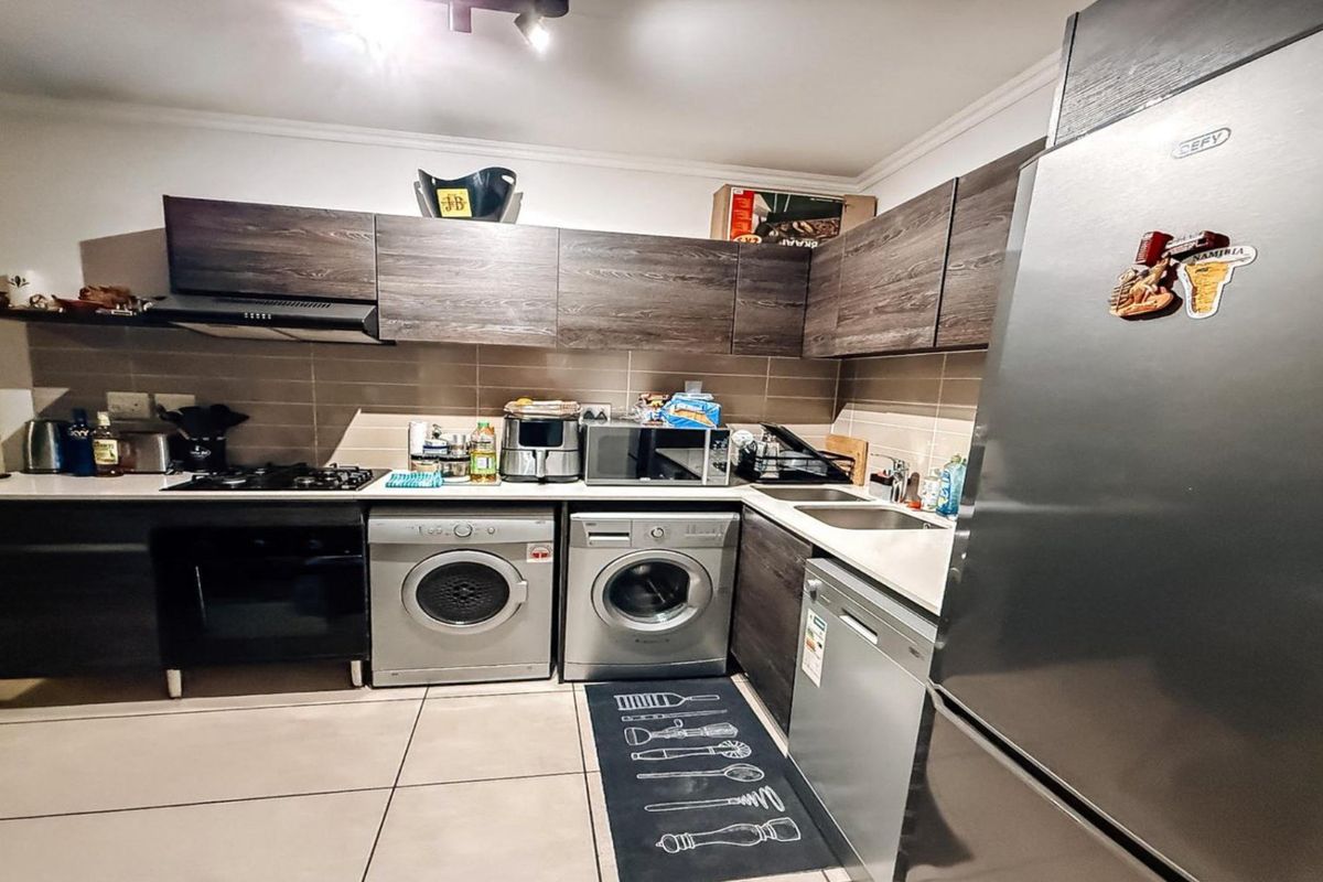 1 Bedroom Apartment forsale  in Olivedale - Photo 3