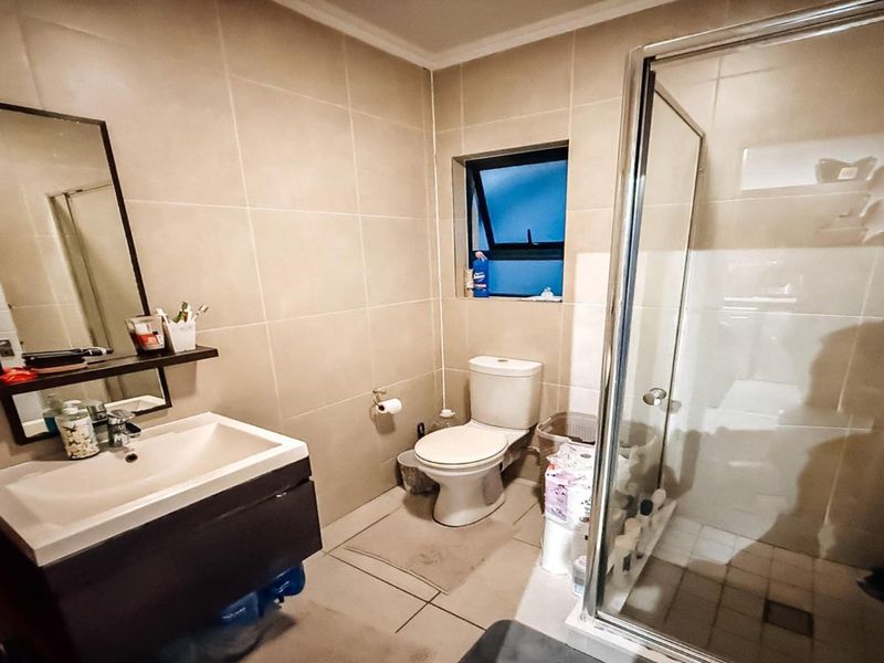 1 Bedroom Apartment forsale  in Olivedale - Photo 4