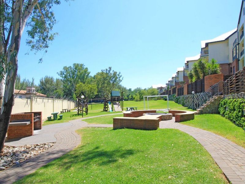 2 Bedroom Apartment / Flat for Sale in Kyalami Hills - Photo 5