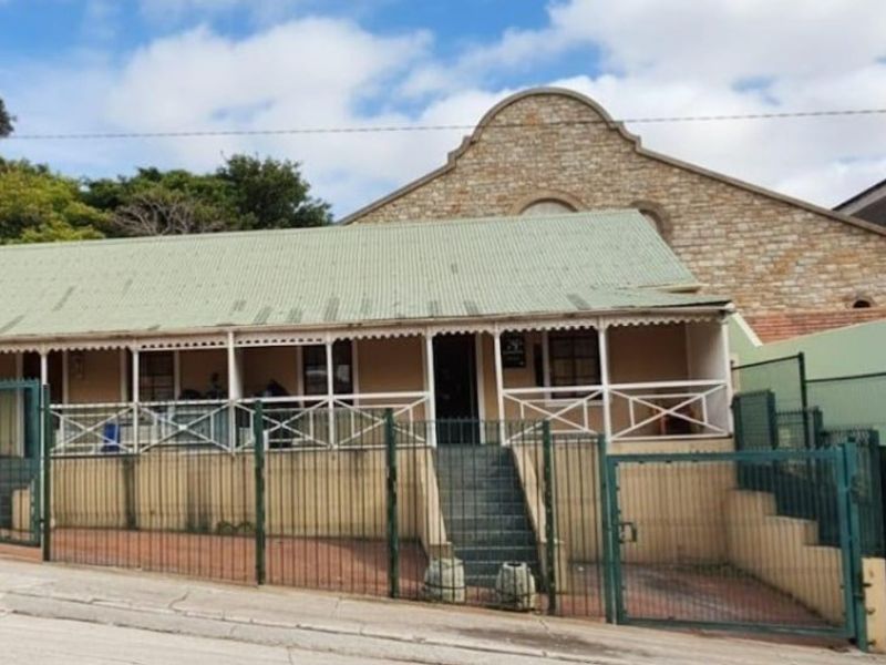 11 Bedroom House for Sale- Great Investment Opportunity!  - Photo 1