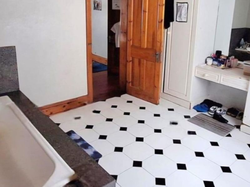11 Bedroom House for Sale- Great Investment Opportunity!  - Photo 9