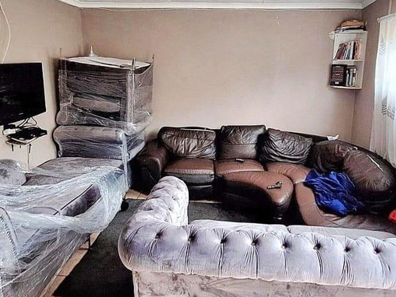 11 Bedroom House for Sale- Great Investment Opportunity!  - Photo 7