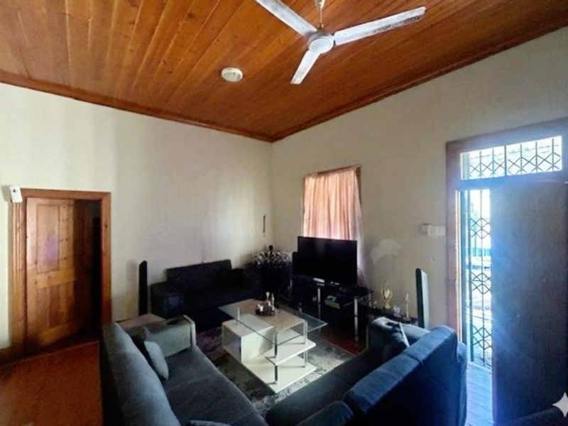 11 Bedroom House for Sale- Great Investment Opportunity!  - Photo 5