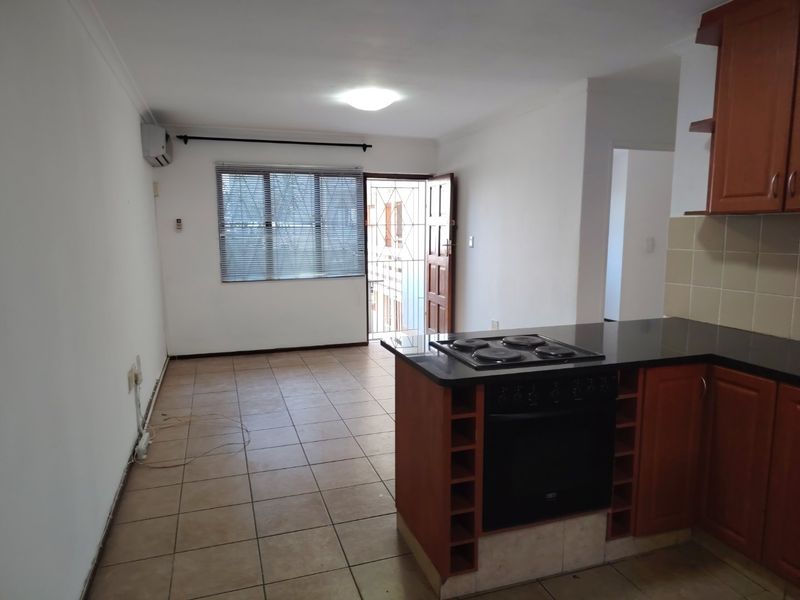 2 Bedroom apartment for rent in Grosvenor Bluff R7,500pm - Photo 9