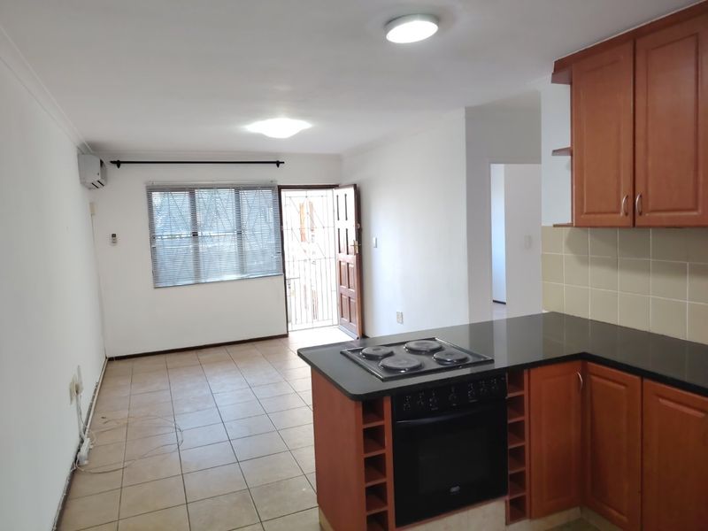 2 Bedroom apartment for rent in Grosvenor Bluff R7,500pm - Photo 4