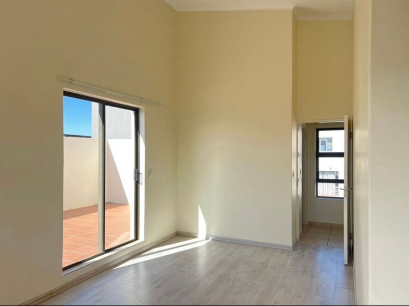 3 Bedroom Apartment forsale  in Barbeque Downs - Photo 5
