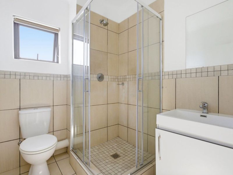 3 Bedroom Apartment forsale  in Barbeque Downs - Photo 3