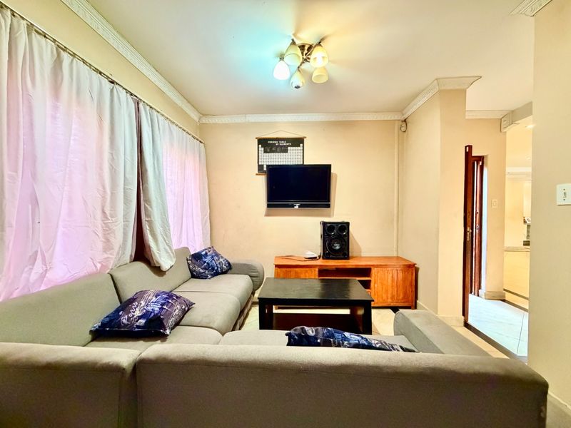 Exceptional 5 Bedroom Family Home for Sale in Karenpark - Space, Comfort & Endless Potential - Photo 9