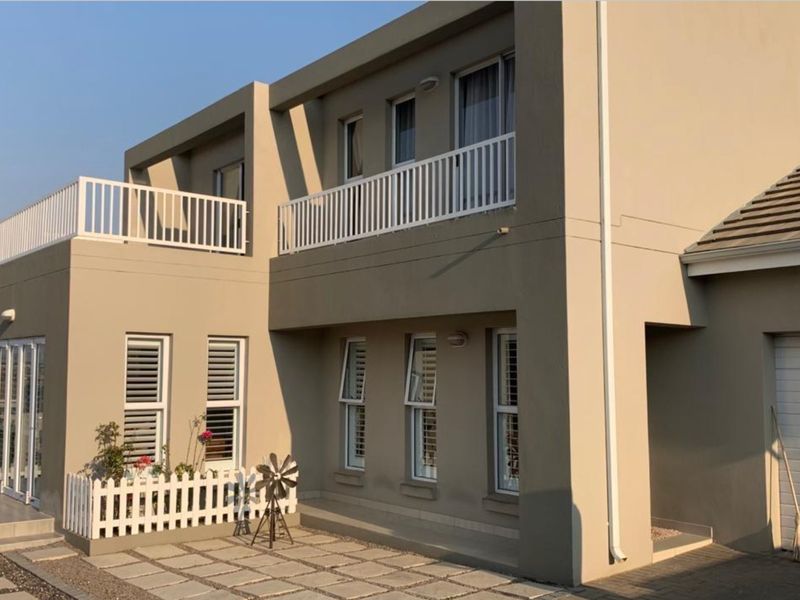 4-Bedroom House For Sale in Blue Hills, Midrand - Photo 1