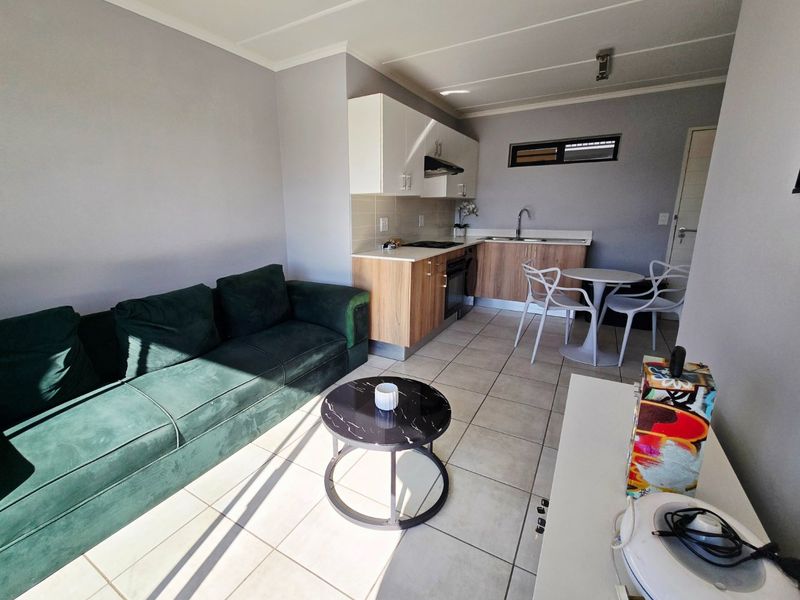 Modern 1 Bedroom Apartment for Rent in Green Park Lifestyle Estate Boksburg - Photo 4