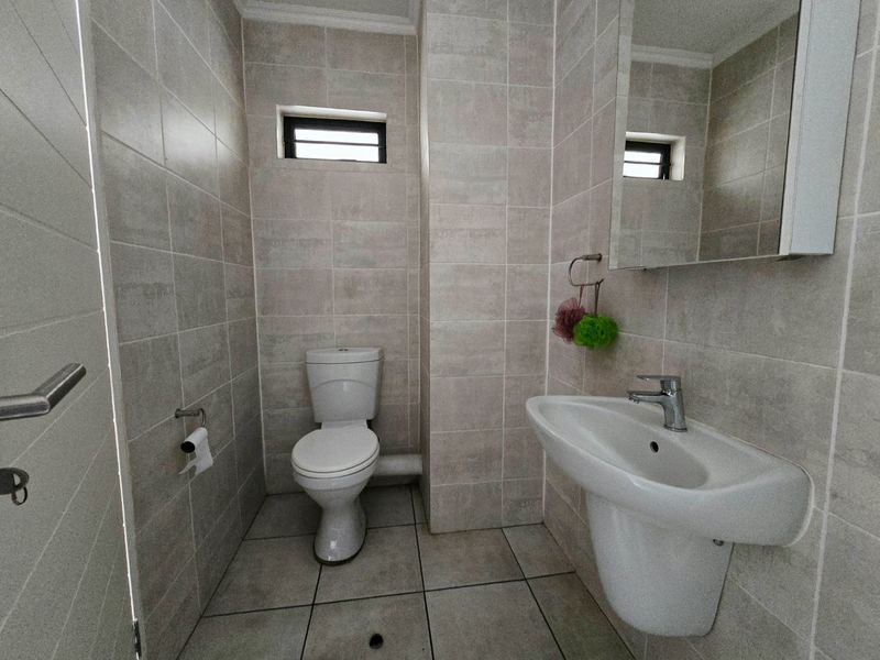 Modern 1 Bedroom Apartment for Rent in Green Park Lifestyle Estate Boksburg - Photo 9
