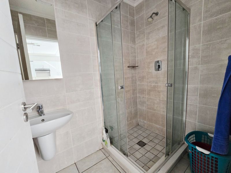 Modern 1 Bedroom Apartment for Rent in Green Park Lifestyle Estate Boksburg - Photo 8