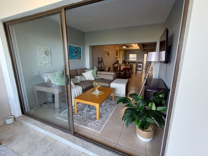 Expansive Sea views, 2 bath, 2 bed, pet friendly and not a cent to be spent! - Photo 3